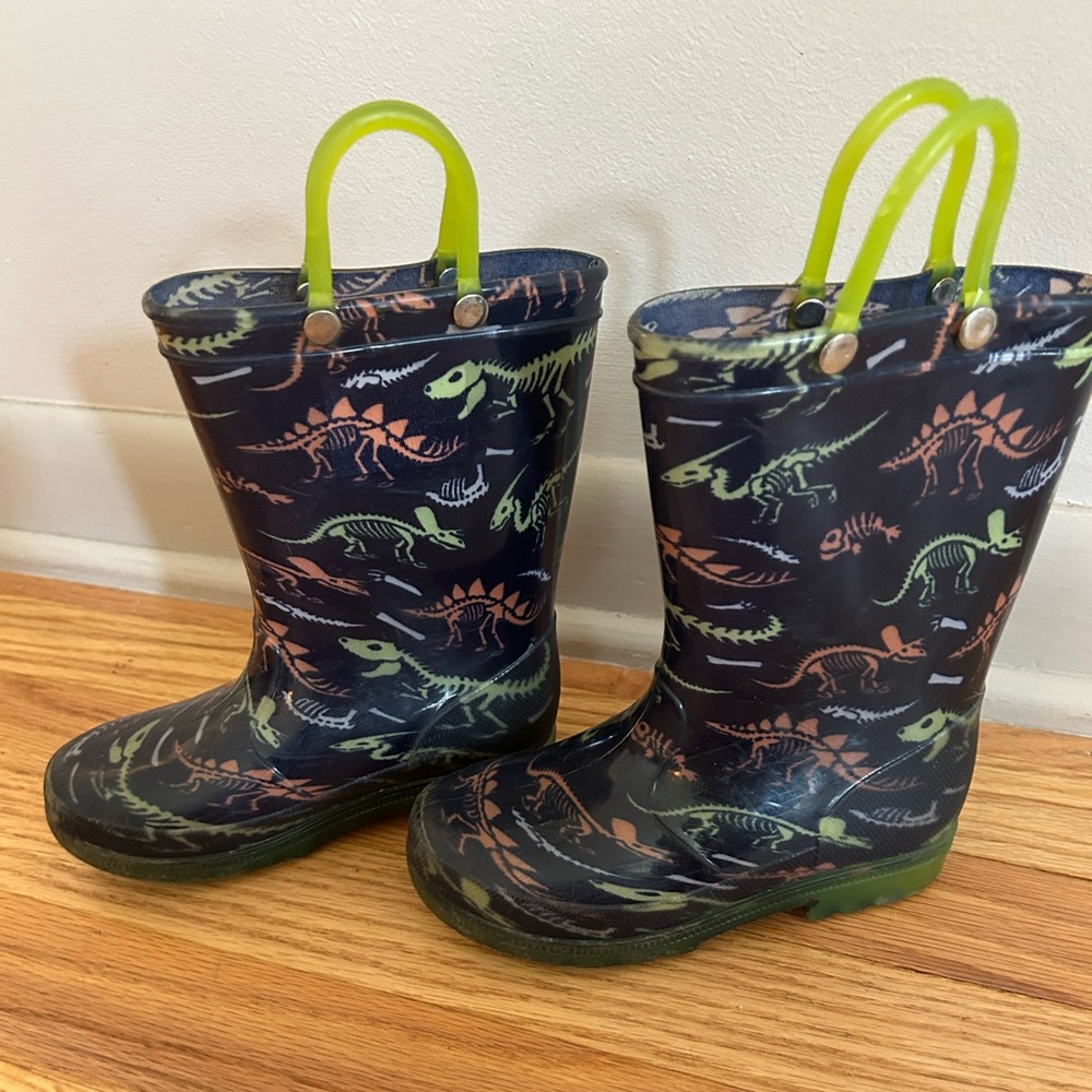 Boys Dino rain boots size 9-10